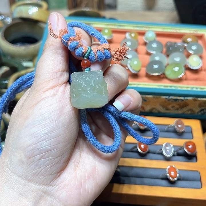 岫岩河磨玉（透闪石质玉）手串未镶嵌窗*姐