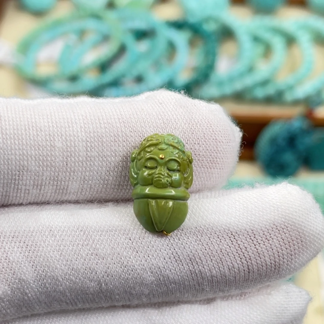 绿松石未镶嵌挂件