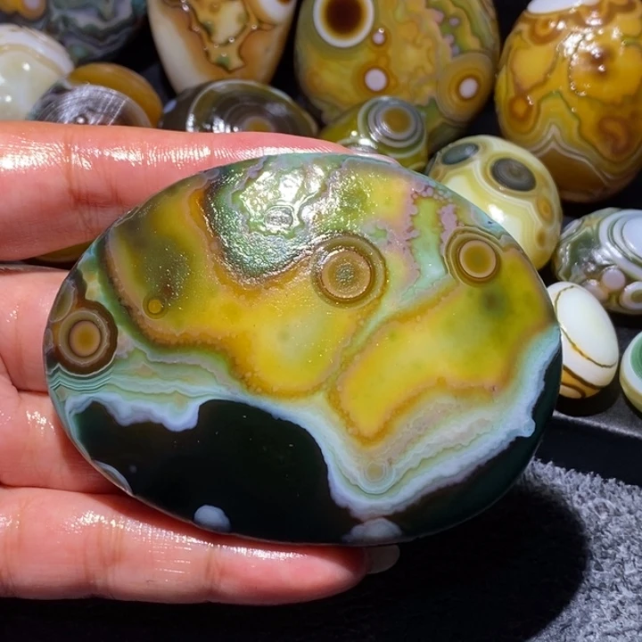 玛瑙/玉髓未镶嵌珠宝奇石20