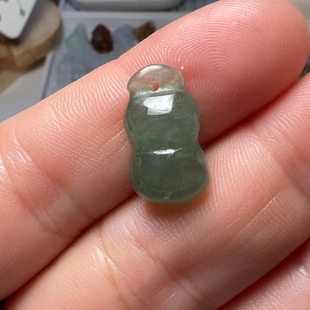 翡翠未镶嵌颈饰葫芦一个19.99