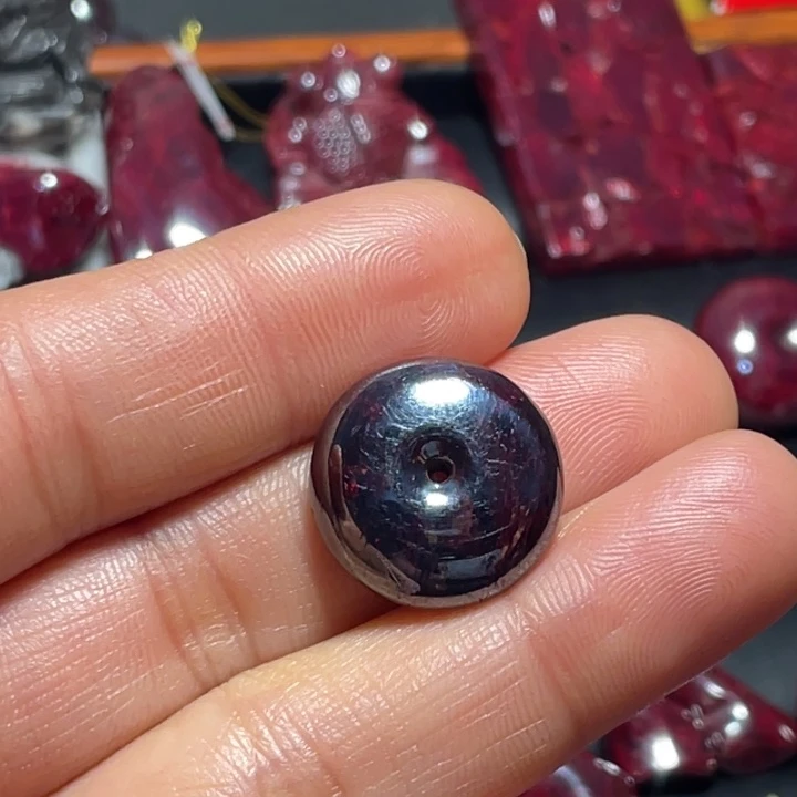 天然辰砂精品乌砂平安扣10.3克