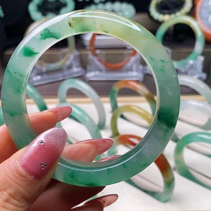 石英质玉（非洲翠）手镯未镶嵌