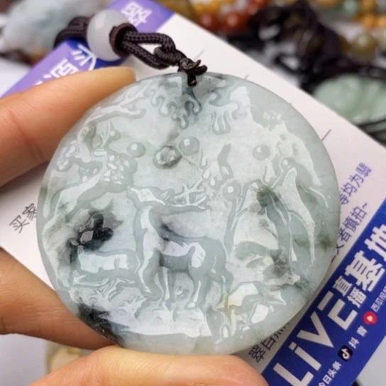 翡翠颈饰未镶嵌翡翠