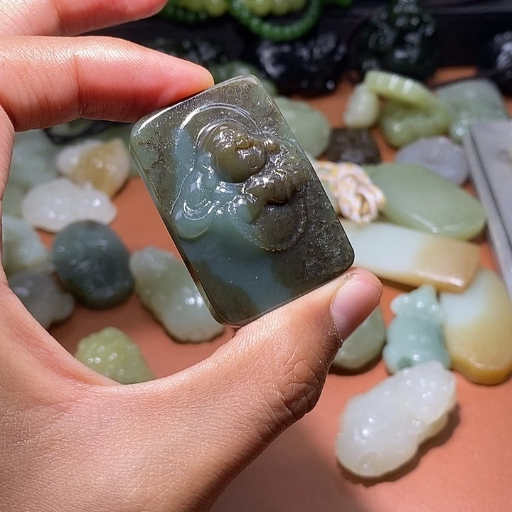 和田玉未镶嵌颈饰