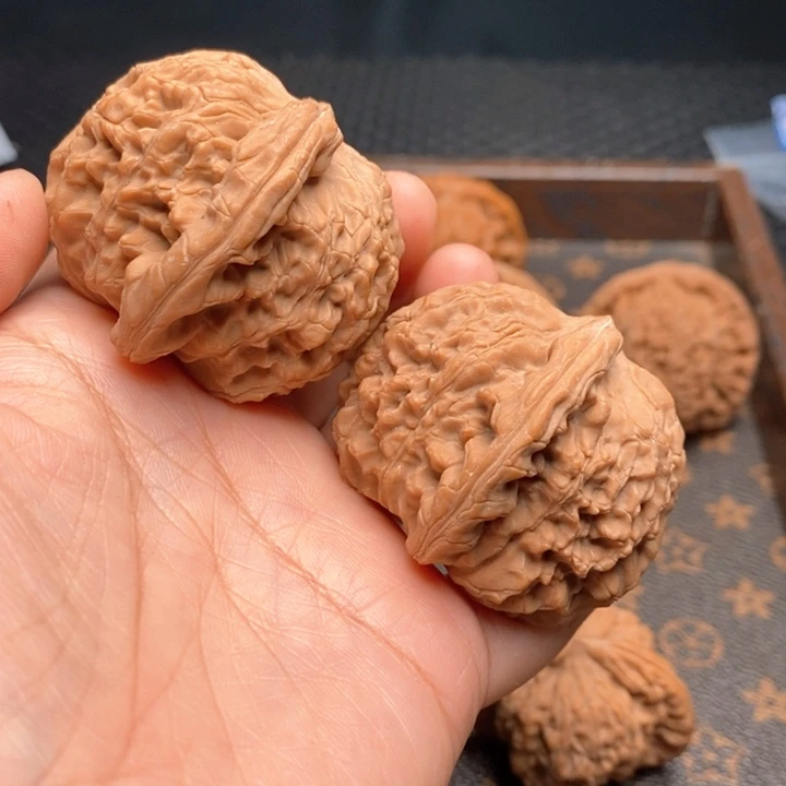 把件文玩核桃女娲石42尺