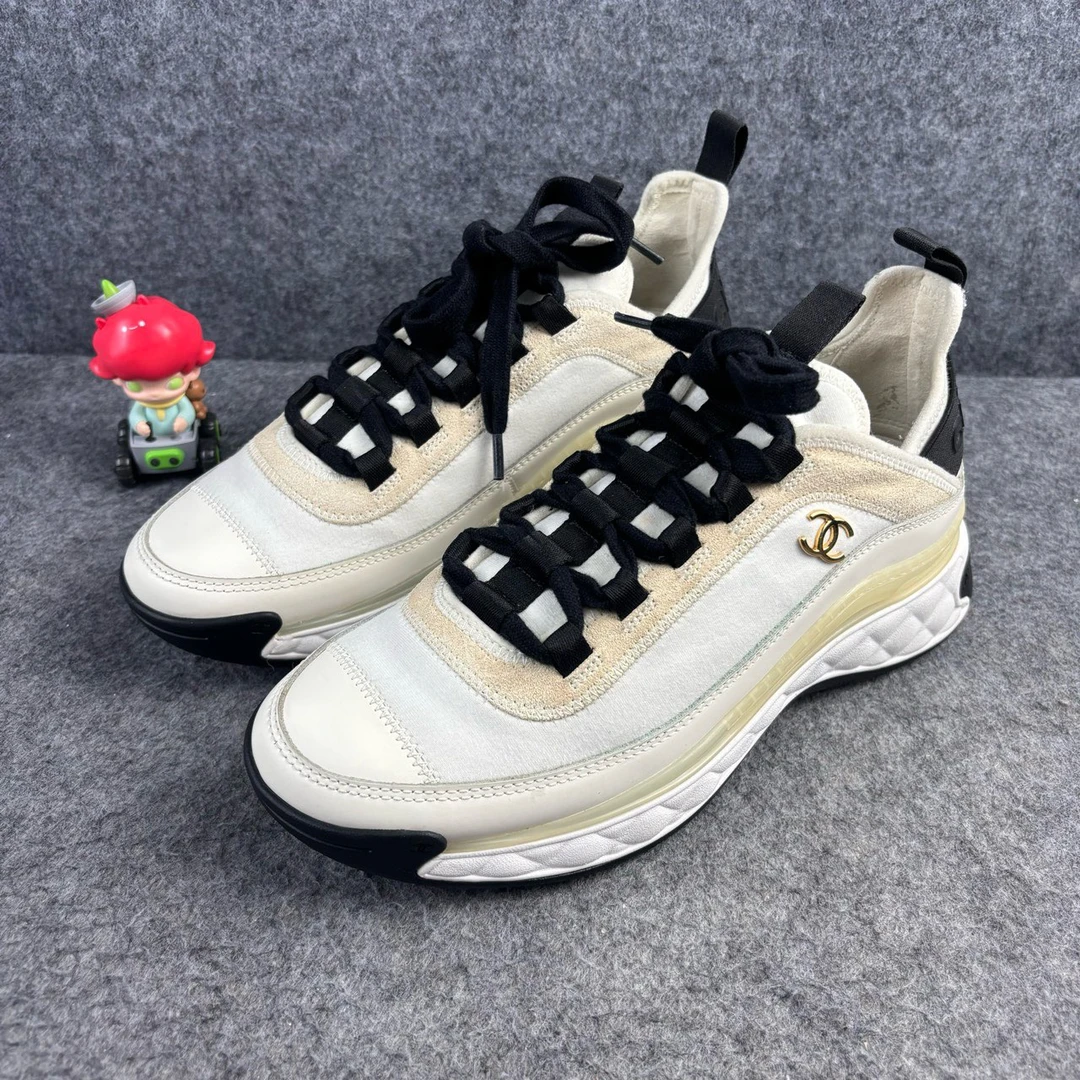 95新 Chanel/香奈儿 黑白熊猫金扣运动鞋 37码 YLP1742