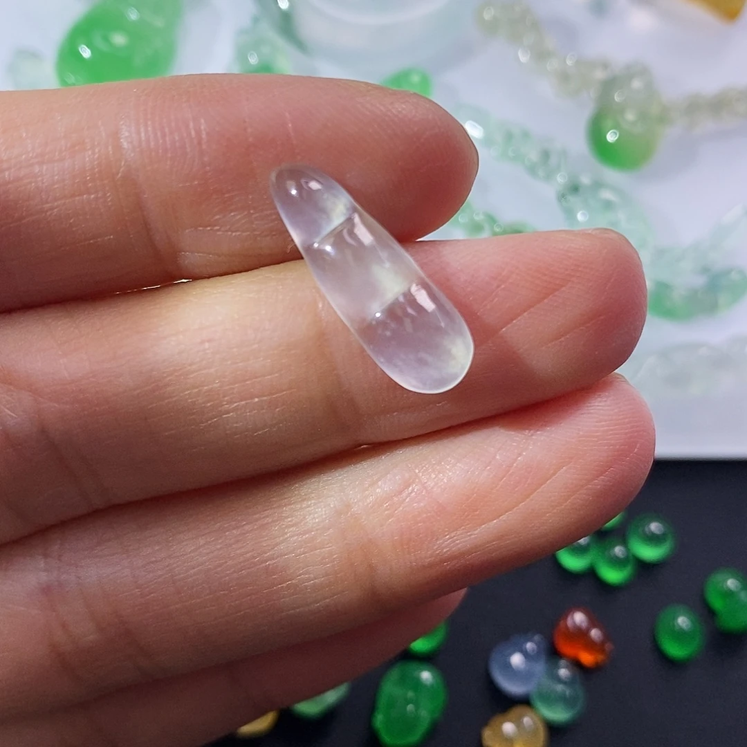 定制翡翠未镶嵌翡翠豆子18.5、6.4、3