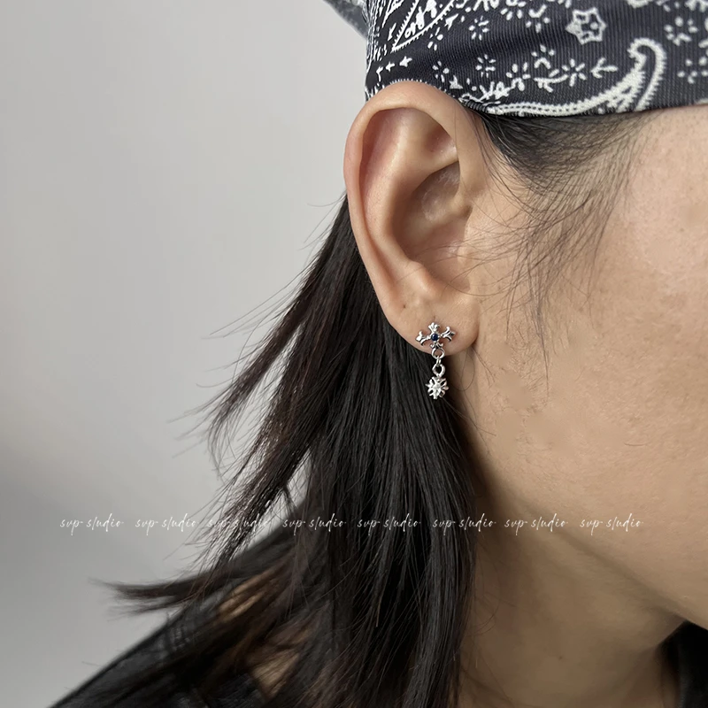 925银耳饰 原创纯银莫桑钻耳钉男女小众轻奢十字花吊坠高级感耳坠