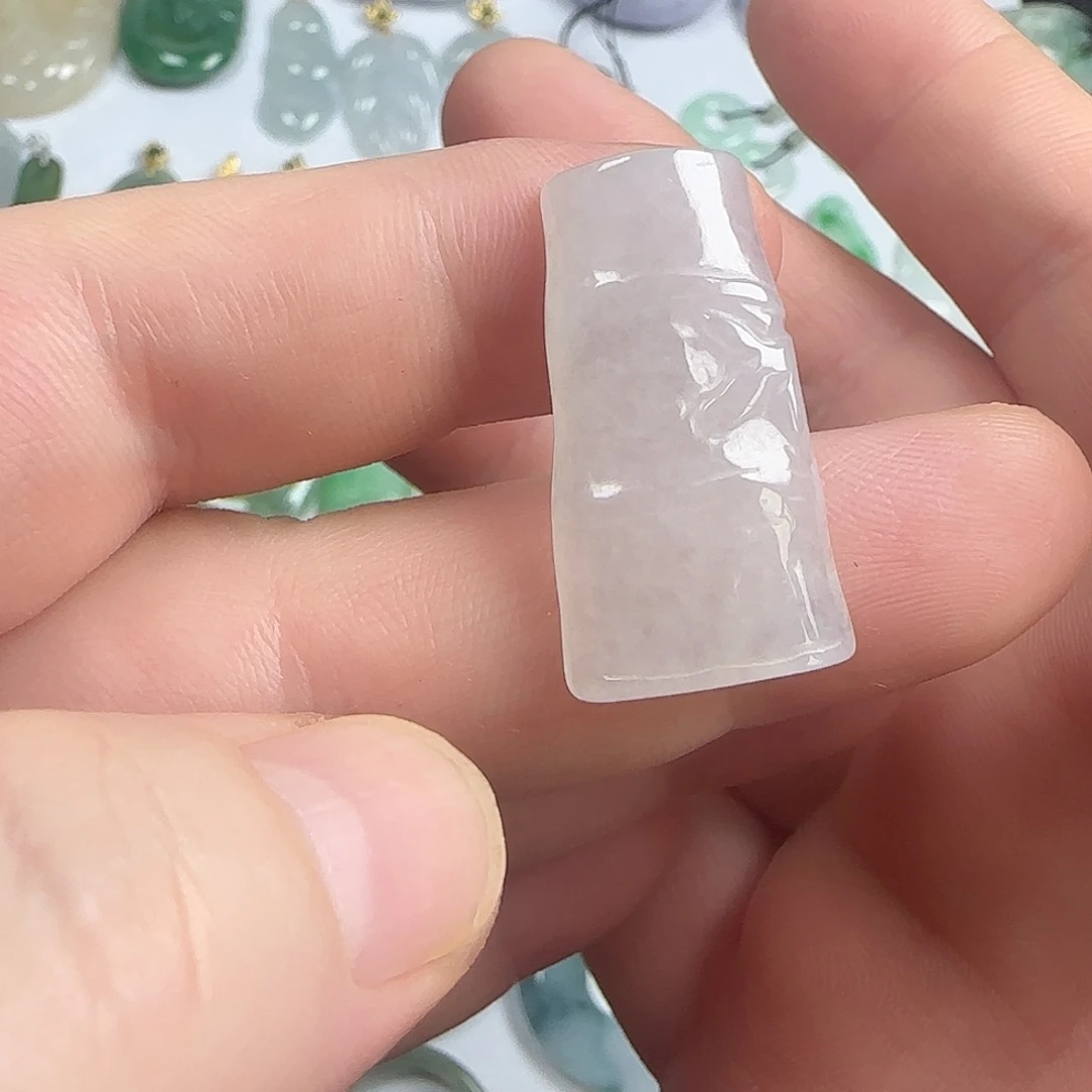 翡翠未镶嵌颈饰竹节