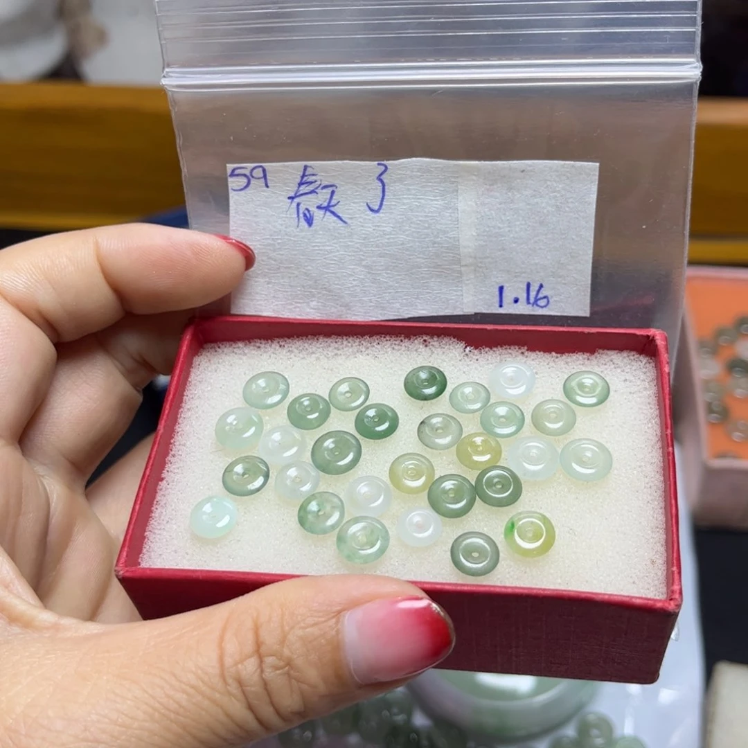 定制翡翠未镶嵌春*了不