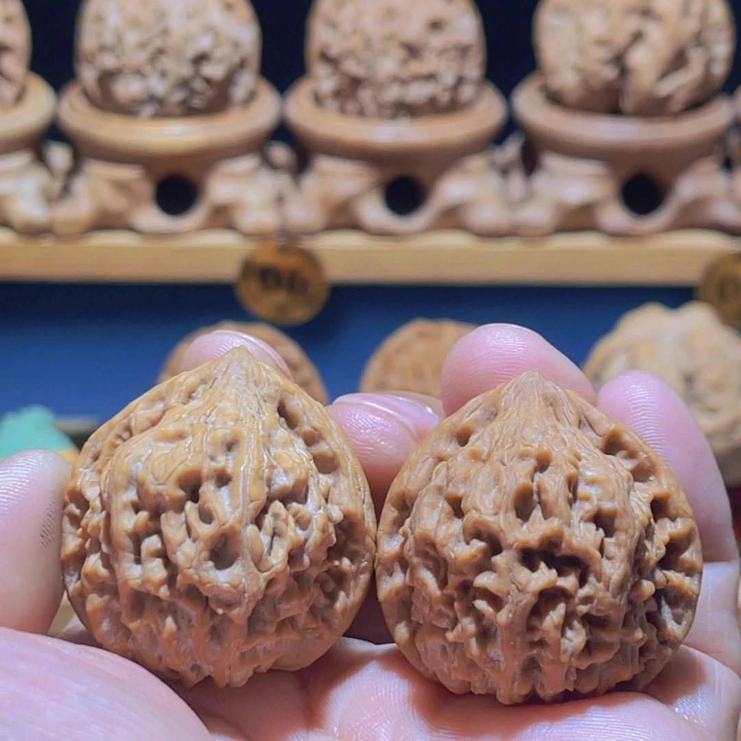 ****廉文玩核桃吊坠百兽纹