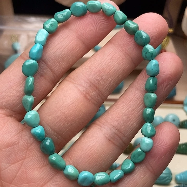 绿松石未镶嵌颈饰