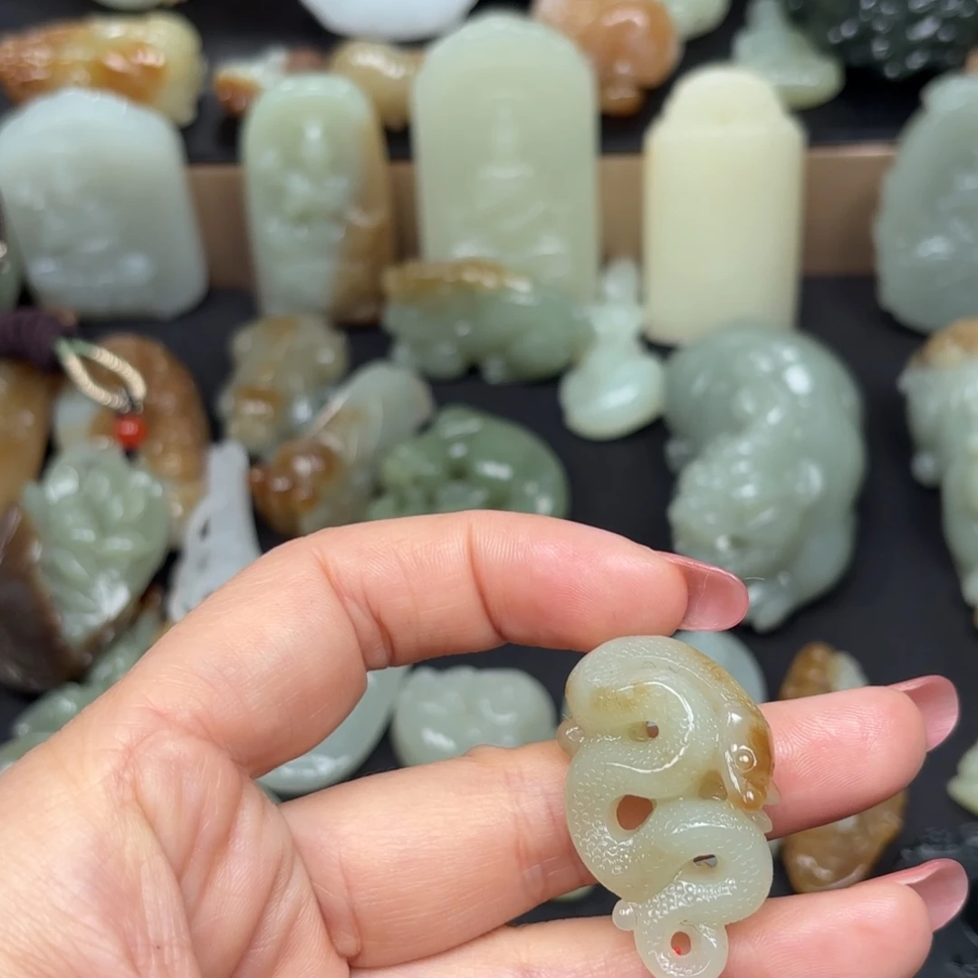 和田玉颈饰未镶嵌