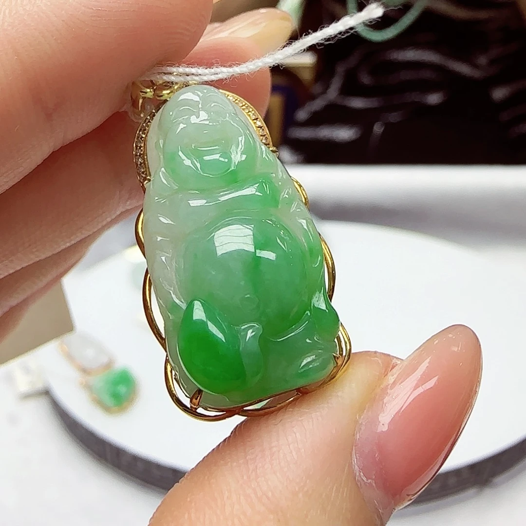 颈饰18K金镶嵌翡翠pk100