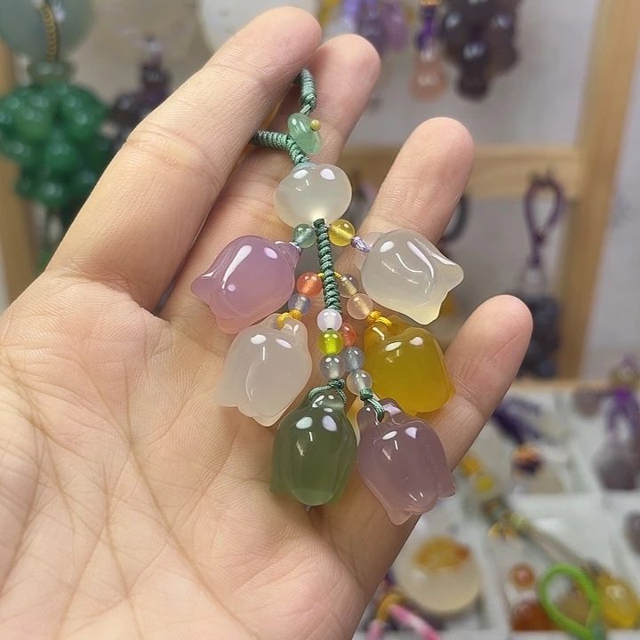 爱*牙钥匙挂件，彩色铃兰花