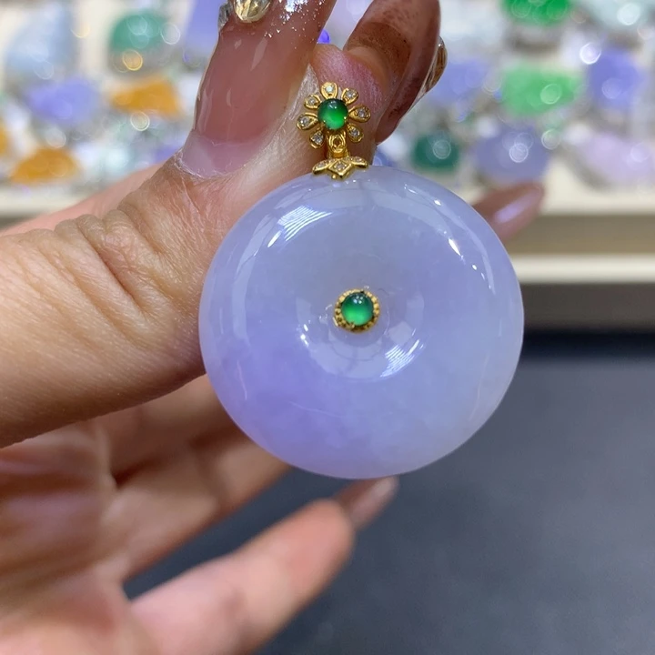 翡翠颈饰18K金镶嵌翡翠