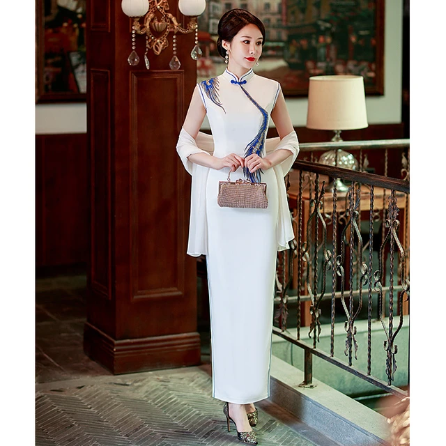 2025年新款走秀旗袍白色少女年轻款改良版高级感春秋日常可穿中式