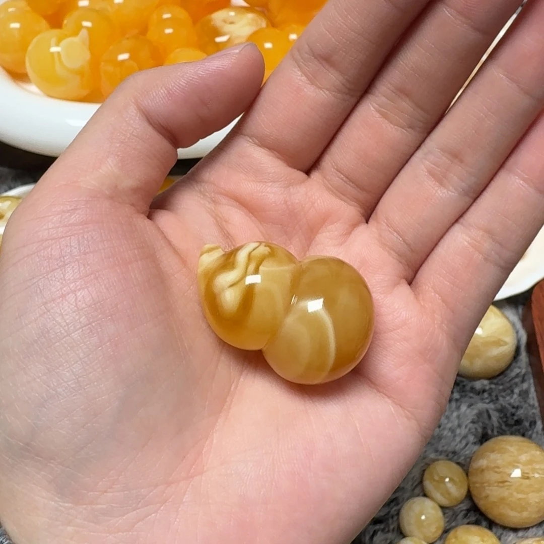 宣***爱琥珀未镶嵌裸石蜜蜡葫芦