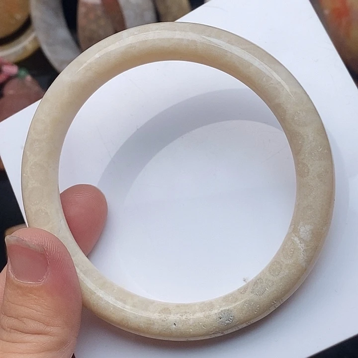硅化玉未镶嵌颈饰62,5