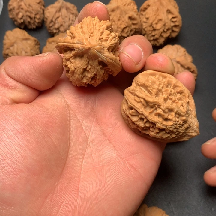 文玩核桃把件38大沽石261