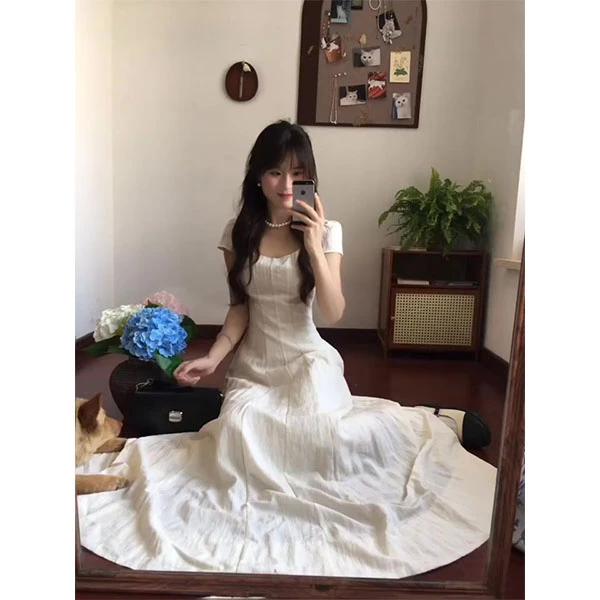 法式白色方领连衣裙女夏季穿搭高级感温柔风收腰显瘦气质a字长裙