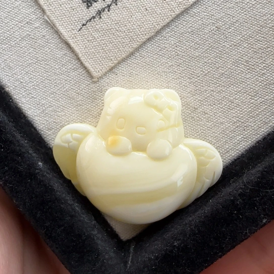 未镶嵌琥珀珠宝奇石