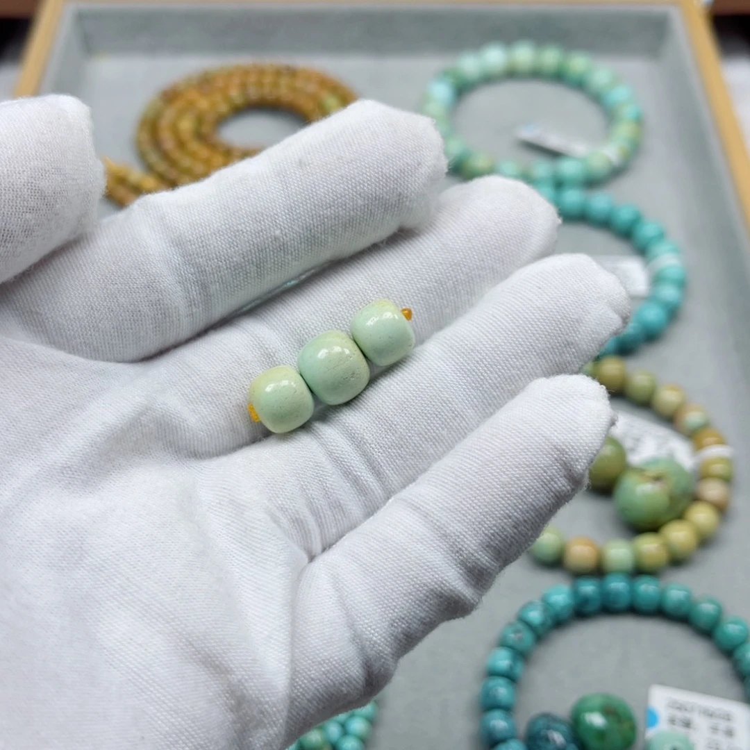 绿松石未镶嵌挂件