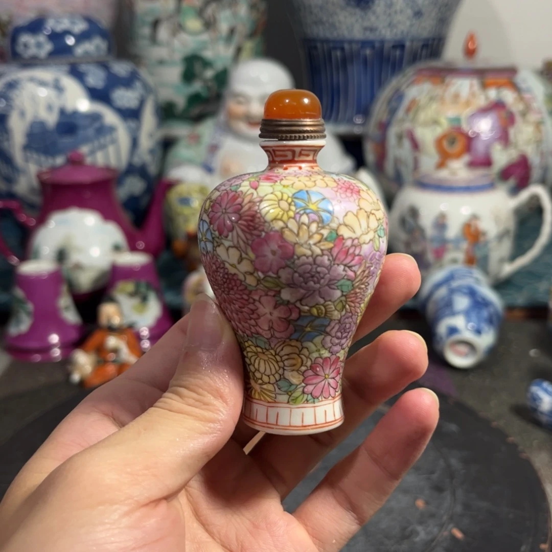 粉彩万花鼻烟壶123