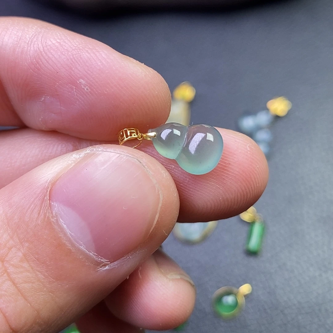 吊坠(不含链)18K金镶嵌翡翠