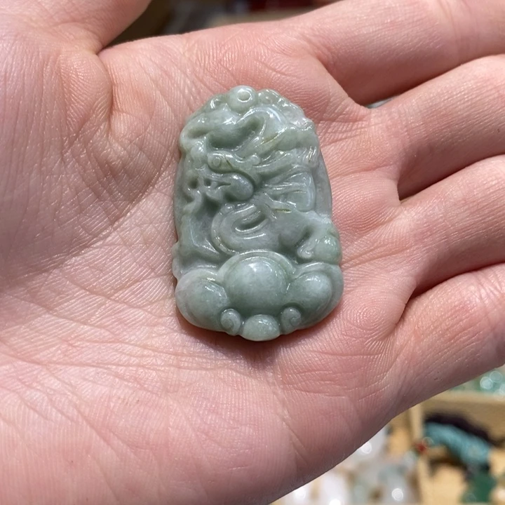 石英质玉未镶嵌颈饰