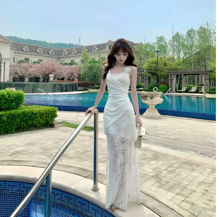 法式气质高级感白色蕾丝吊带连衣裙子女夏季2025新款修身包臀长裙