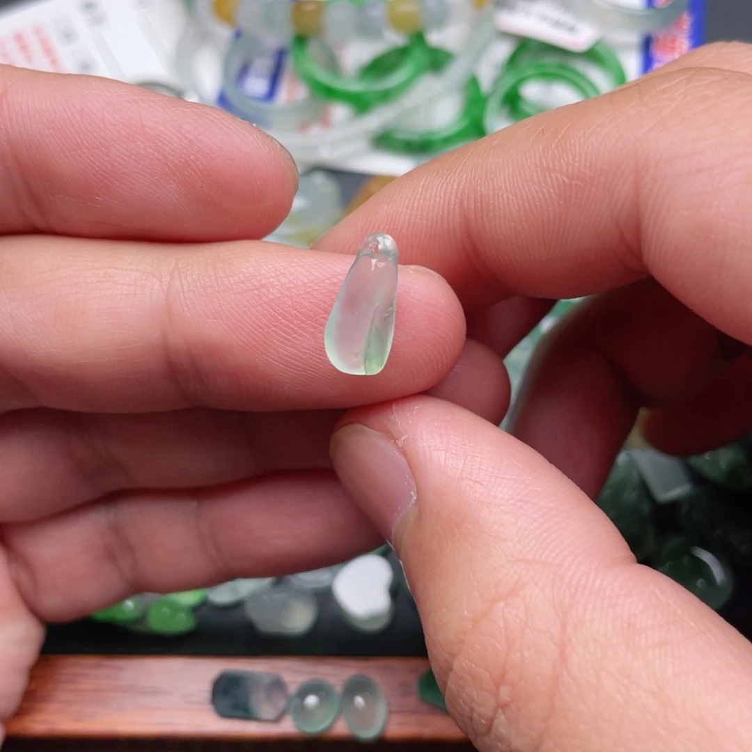 翡翠颈饰未镶嵌缅甸翡翠