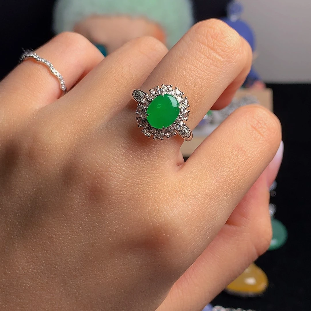 颈饰18K金镶嵌翡翠