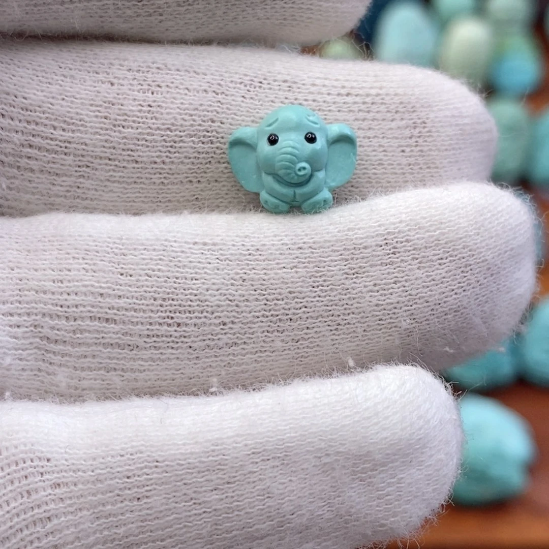 阳***阳绿松石未镶嵌珠宝奇石