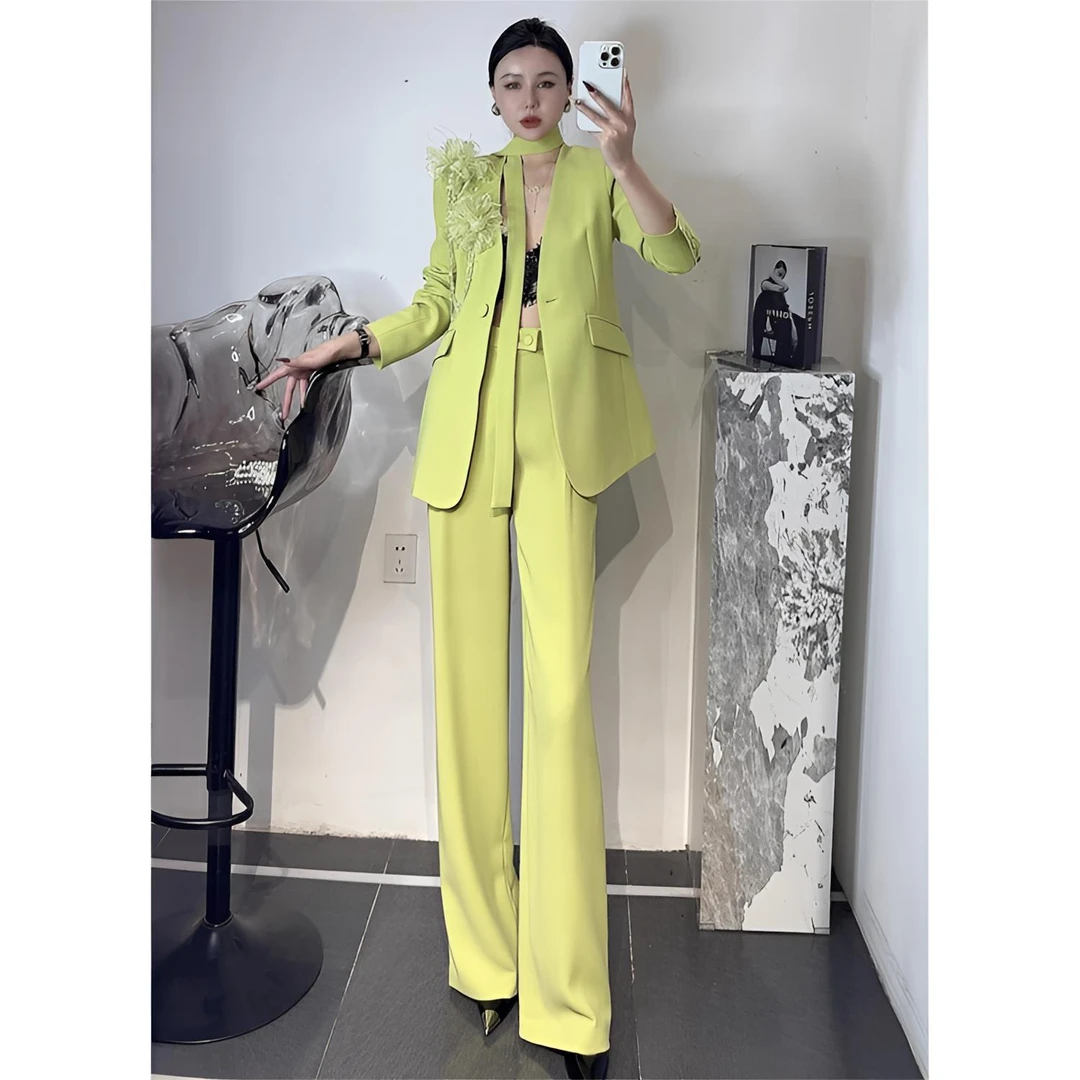 高级感套装2025春秋新款气质轻奢牛油果绿花朵飘带西装裤子三件套