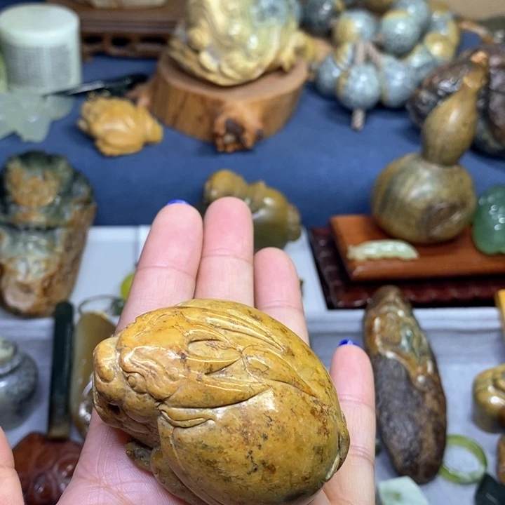 岫岩河磨玉（透闪石质玉）把件未镶嵌
