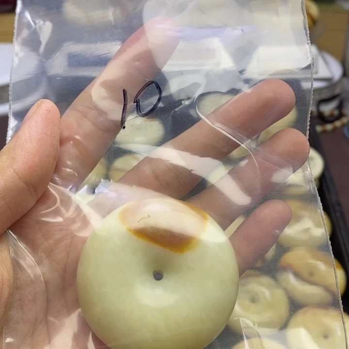 蛇纹石玉未镶嵌手镯蓝**瑰