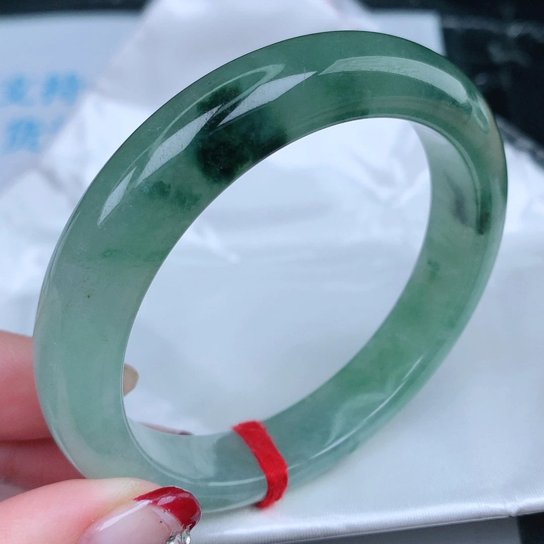 翡翠手镯未镶嵌天然