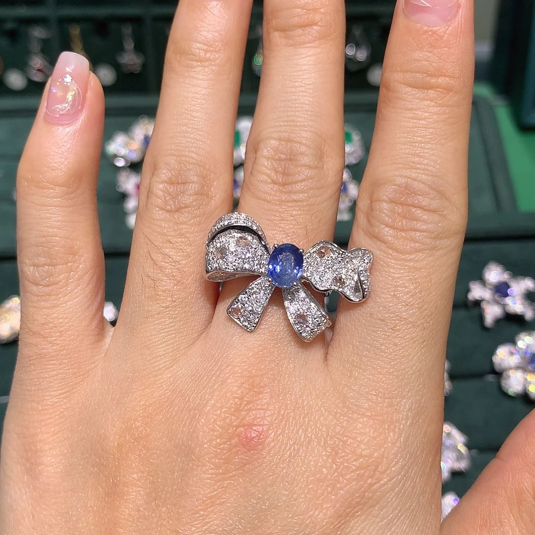 蓝宝石戒指18K金镶嵌