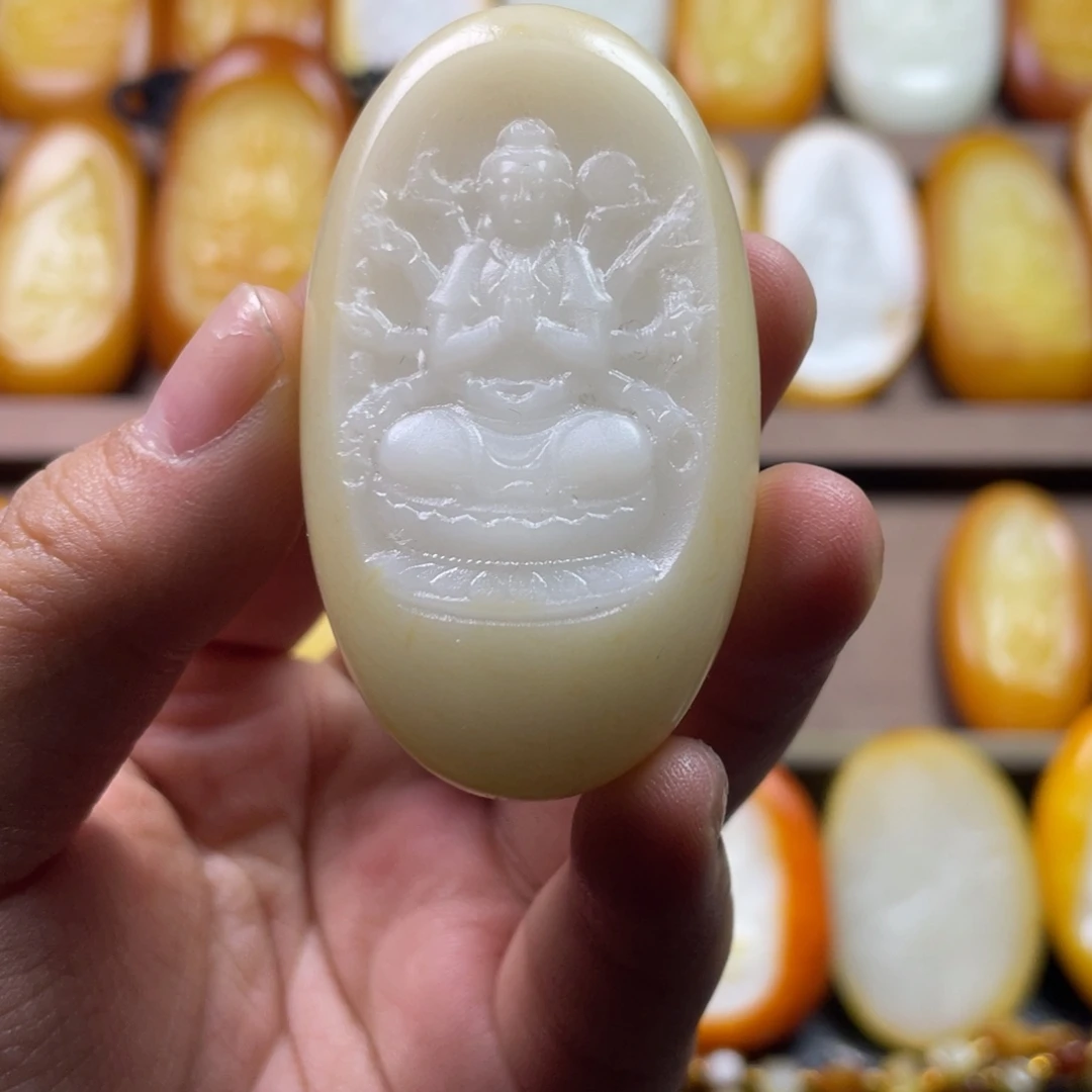 两***袄和田玉未镶嵌颈饰