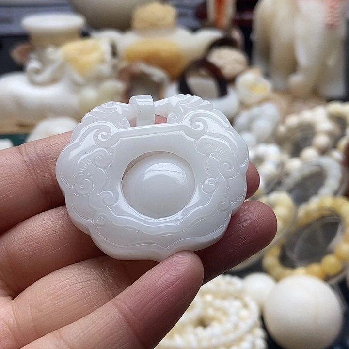 非金属贝壳玉化如意锁