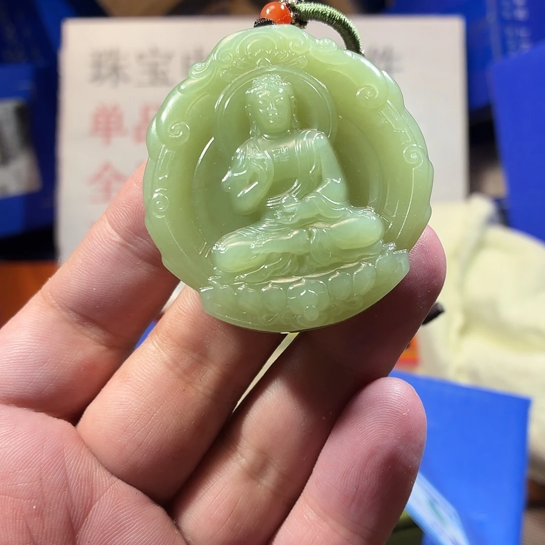 颈饰未镶嵌和田玉（糖玉）