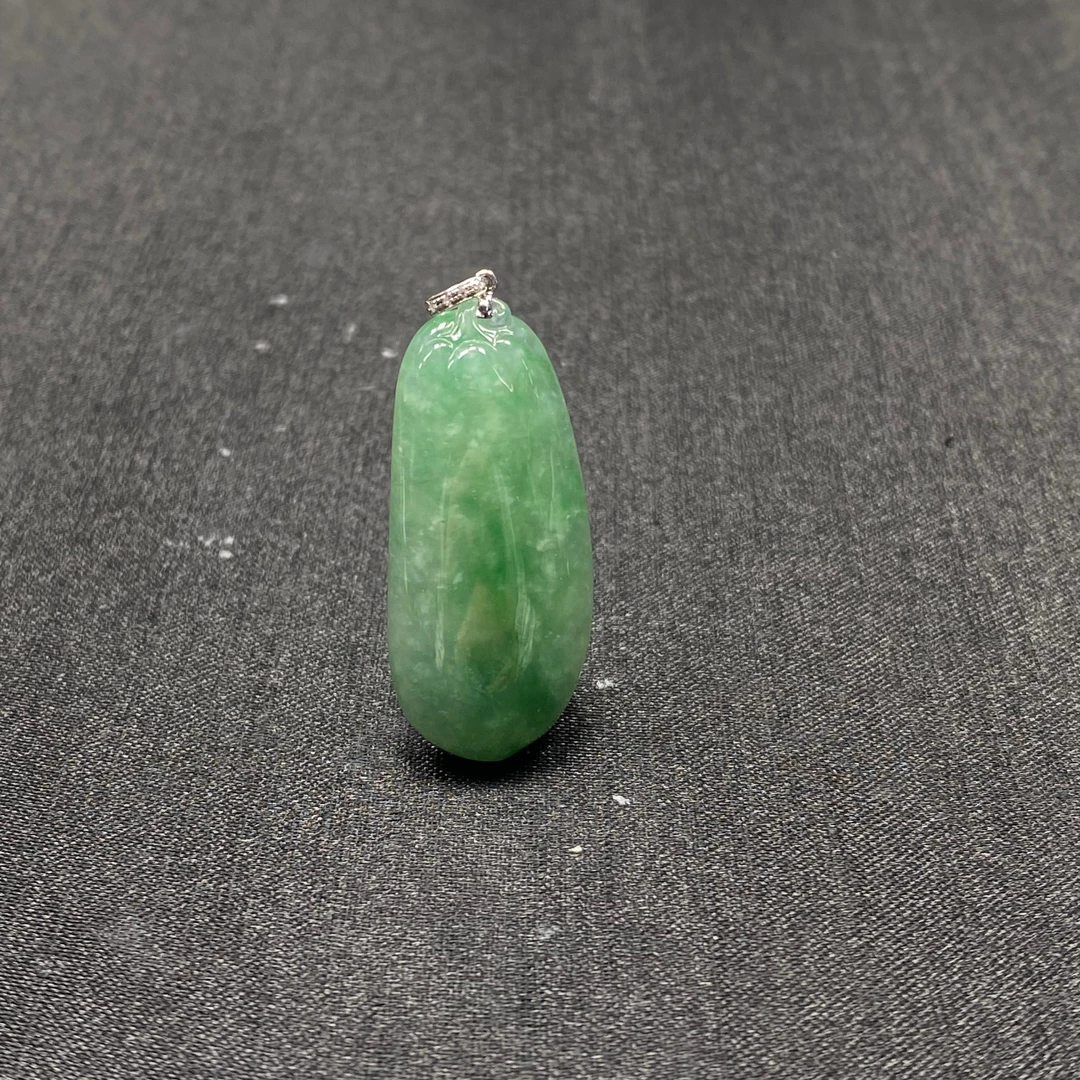 12天然缅甸翡翠A货18k绿瓜/800305/上海嘉禾拍卖