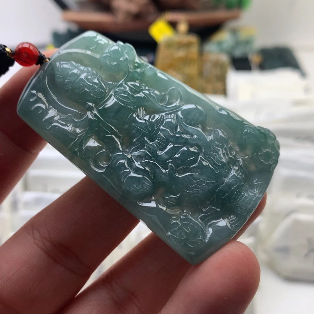 颈饰未镶嵌翡翠观音