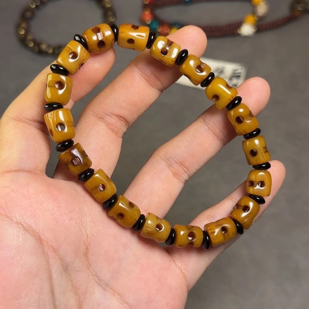 颈饰琉璃生****八琉璃颈饰