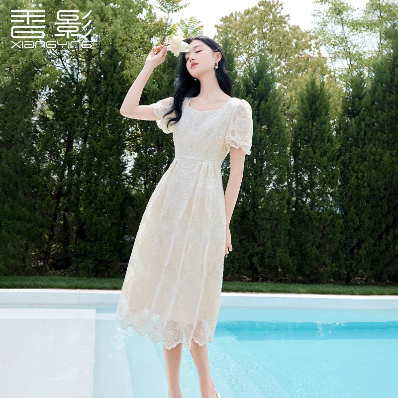 Q842326连衣裙 香影刺绣方领连衣裙女夏季新款高腰米肌理