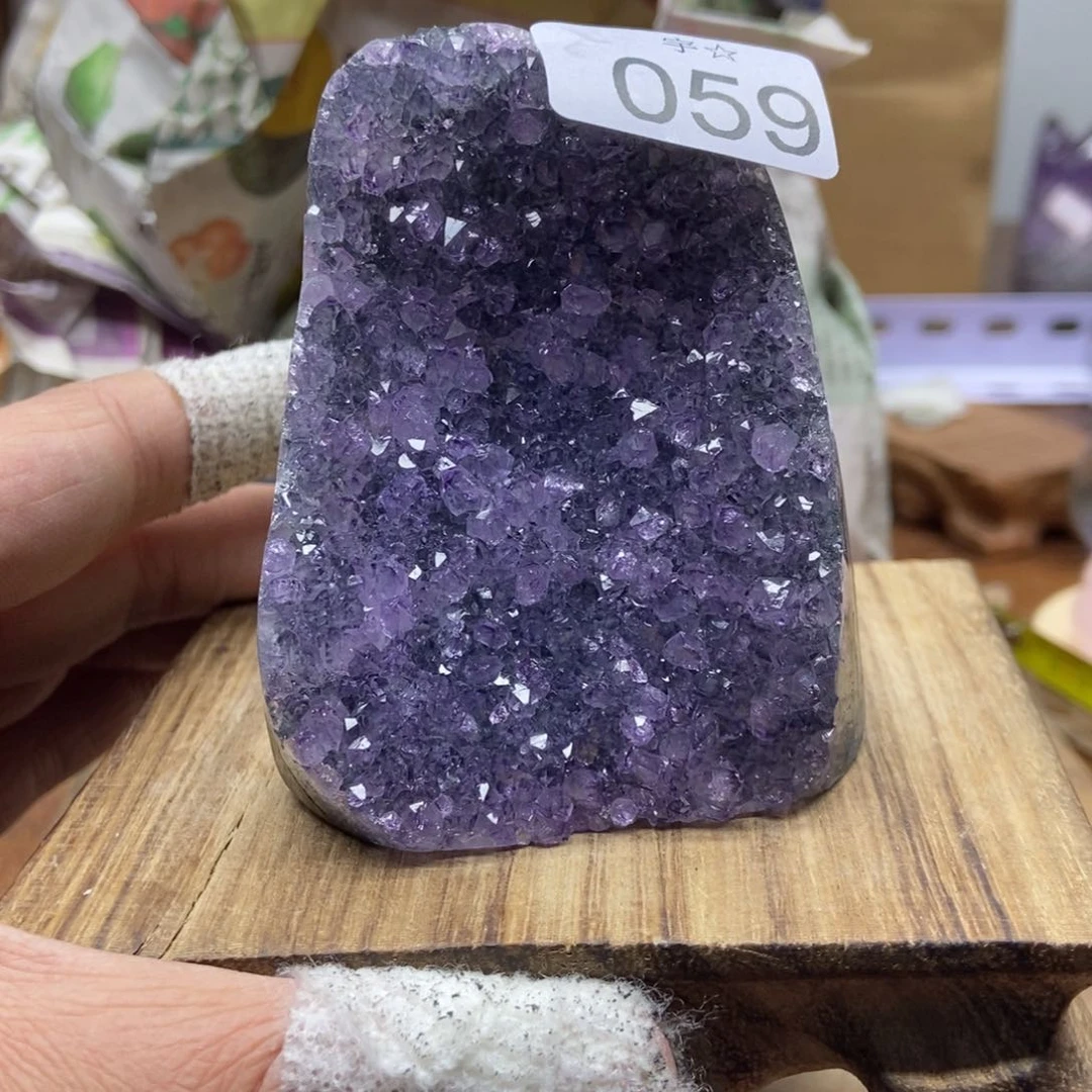 紫晶天然水晶摆件未镶嵌