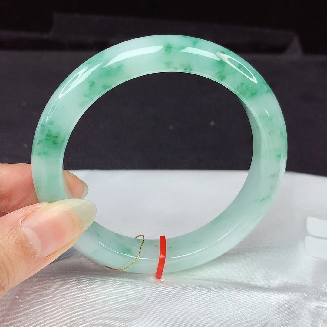 翡翠手镯未镶嵌58圈388