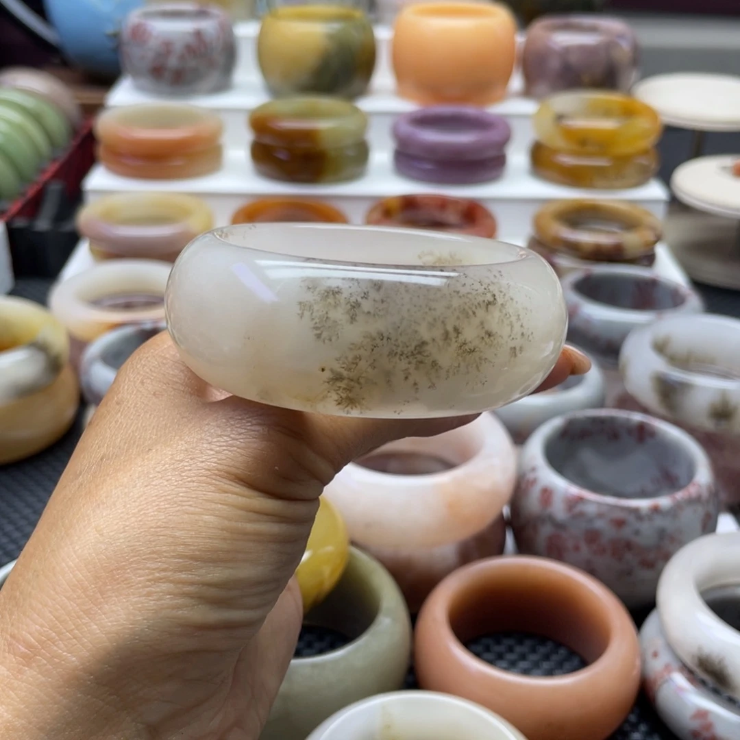 石英岩玉手镯未镶嵌旭**颖