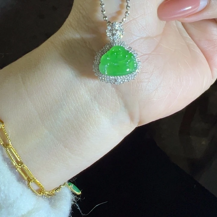 翡翠18K金镶嵌颈饰冰甜绿佛公